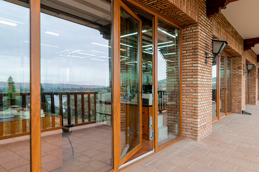 Fabricación e instalación de ventanas y puertas de PVC. En Euro Premier, en Consuegra (Toledo)