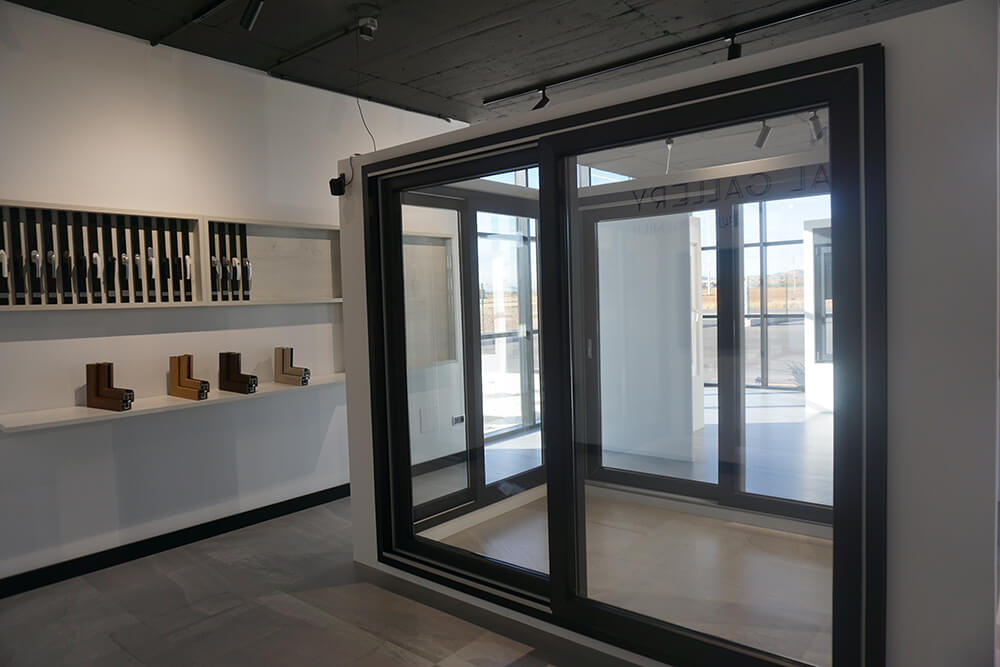 Showroom ventanas PVC y aluminio en Consuegra, en Euro Premier